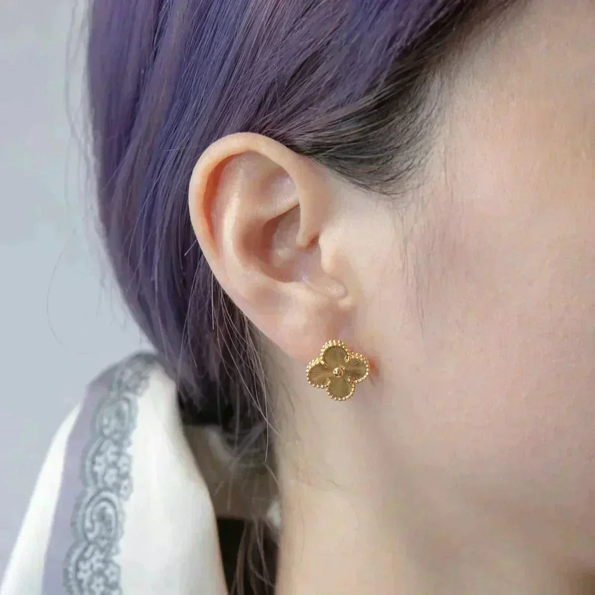 ¡®Imperial¡¯CLOVER MEDIUM 1 MOTIFS LASER EARRINGS