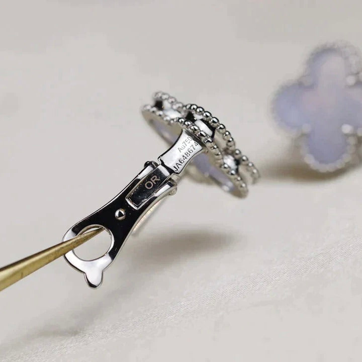 ¡®Imperial¡¯CLOVER MEDIUM 1 MOTIFS  WHITE MOP EARRINGS SILVER