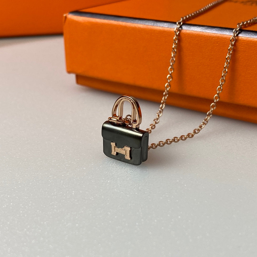 ¡®Imperial¡¯CONSTANCE BLACK PEDANT PINK GOLD NECKLACE