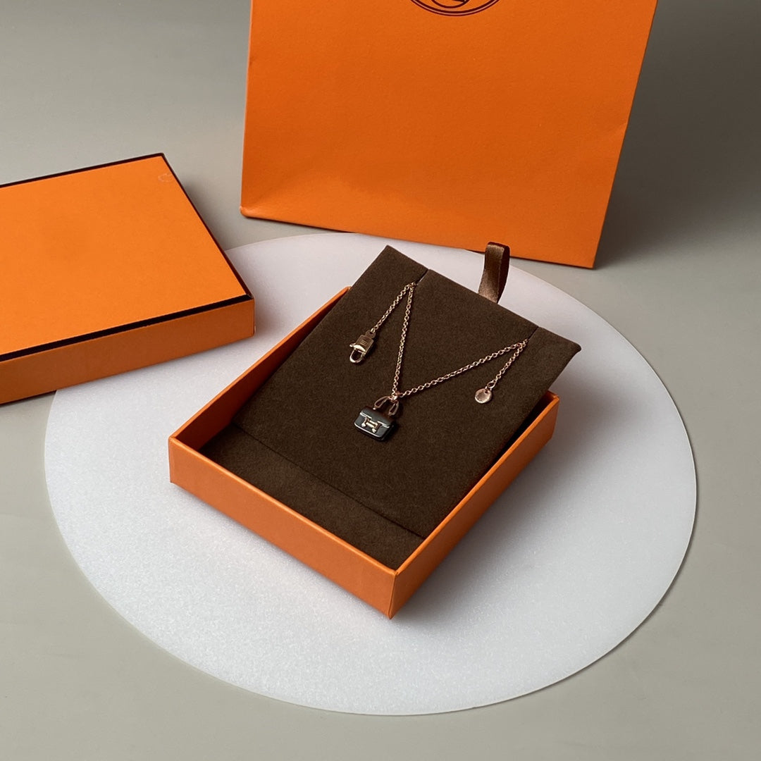 ¡®Imperial¡¯CONSTANCE BLACK PEDANT PINK GOLD NECKLACE