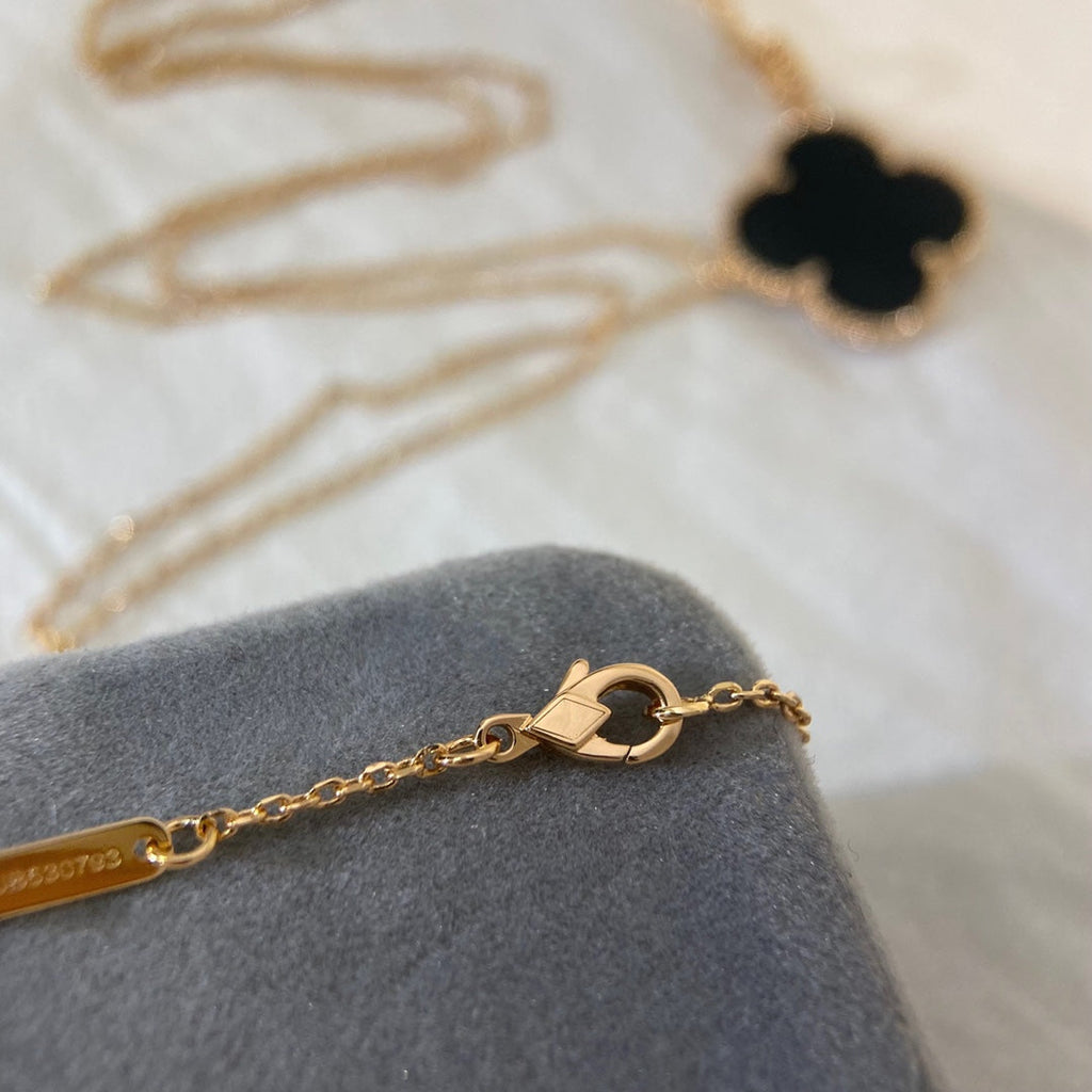 ¡®Imperial¡¯CLOVER 25MM NECKLACE GOLD ONYX