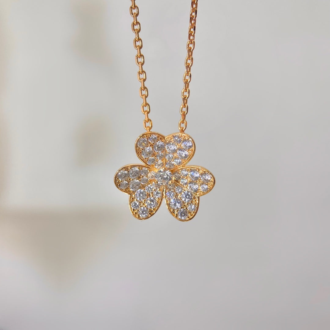¡®Imperial¡¯FLOWER DIAMOND NECKLACE
