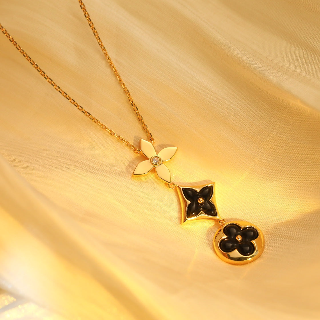 ¡®Imperial¡¯STAR AND SUN ONYX PINK GOLD NECKLACE