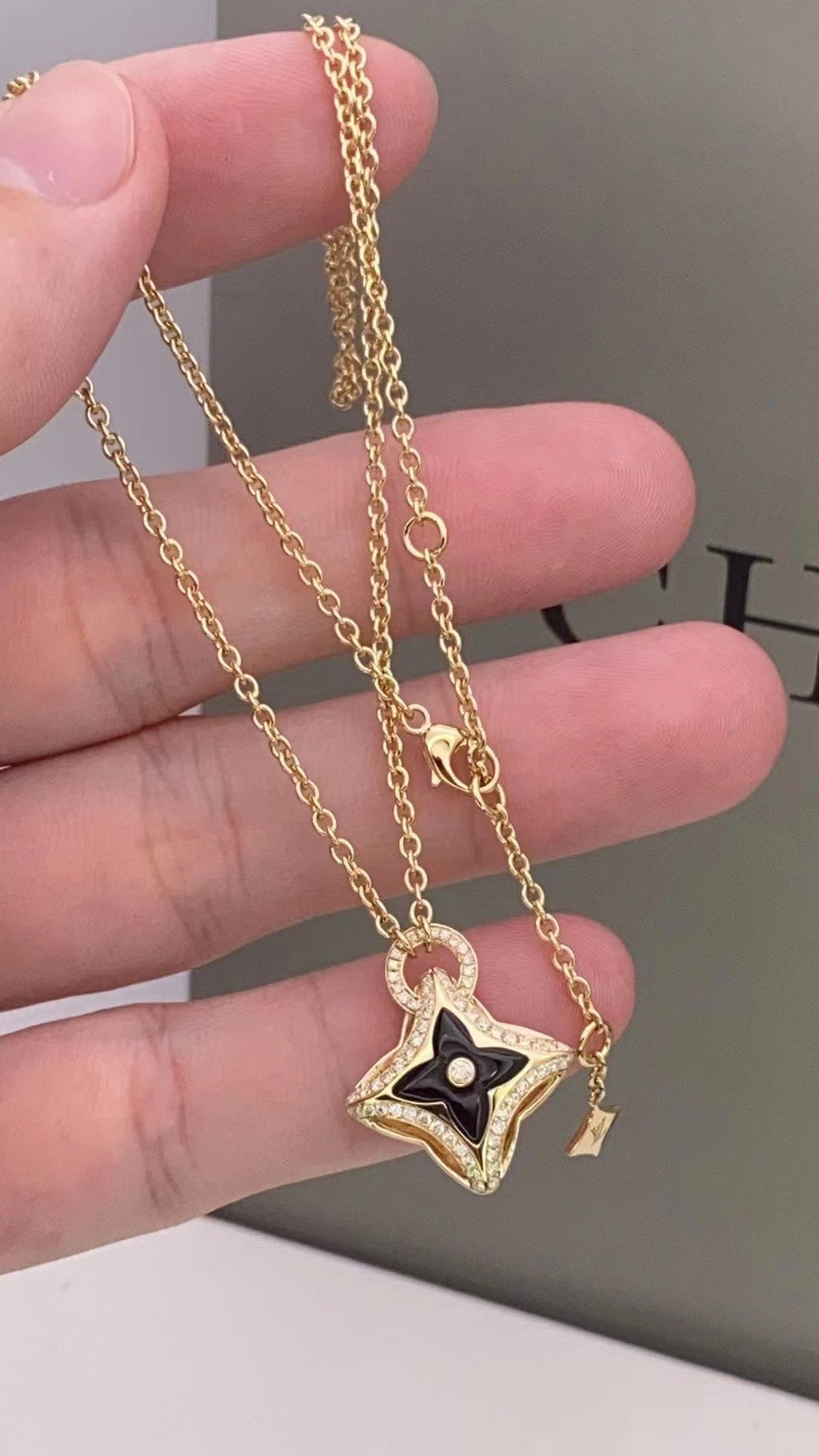 ¡®Imperial¡¯STAR PEDANT PINK GOLD DIAMOND NECKLACE
