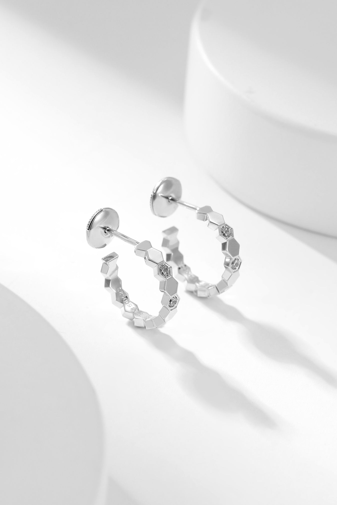 ¡®Imperial¡¯BEE LOVE DIAMOND HOOP EARRINGS