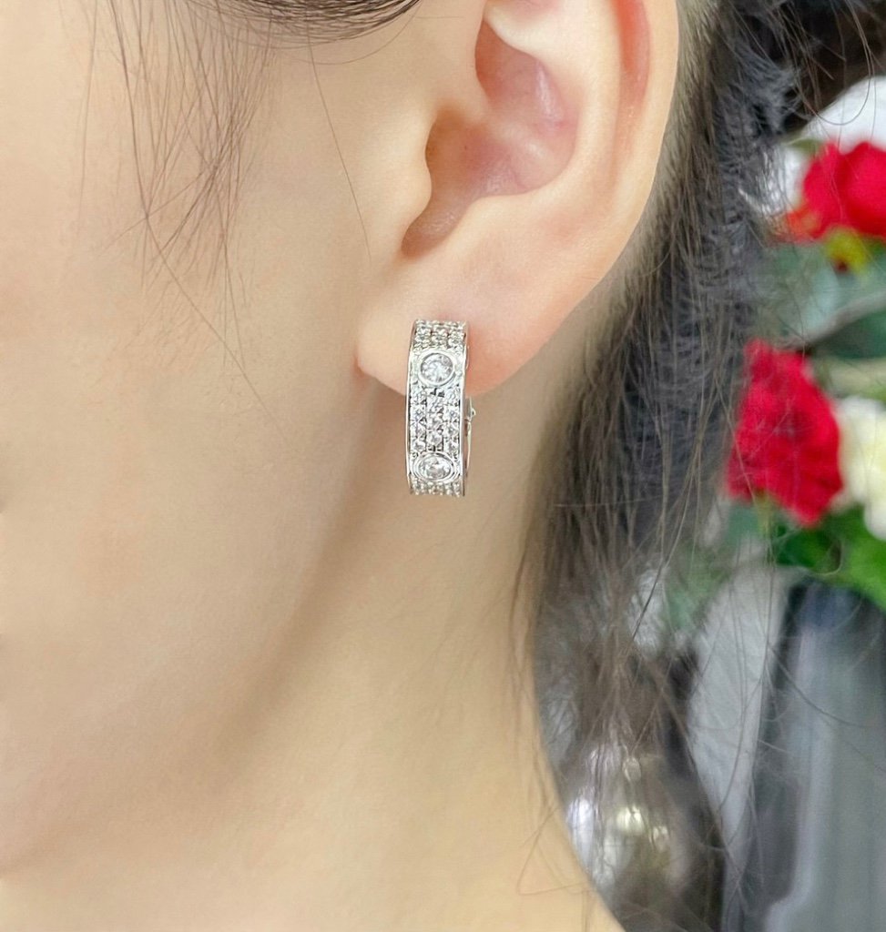 ¡®Imperial¡¯LOVE 5.5MM DIAMOND PAVED EARRINGS