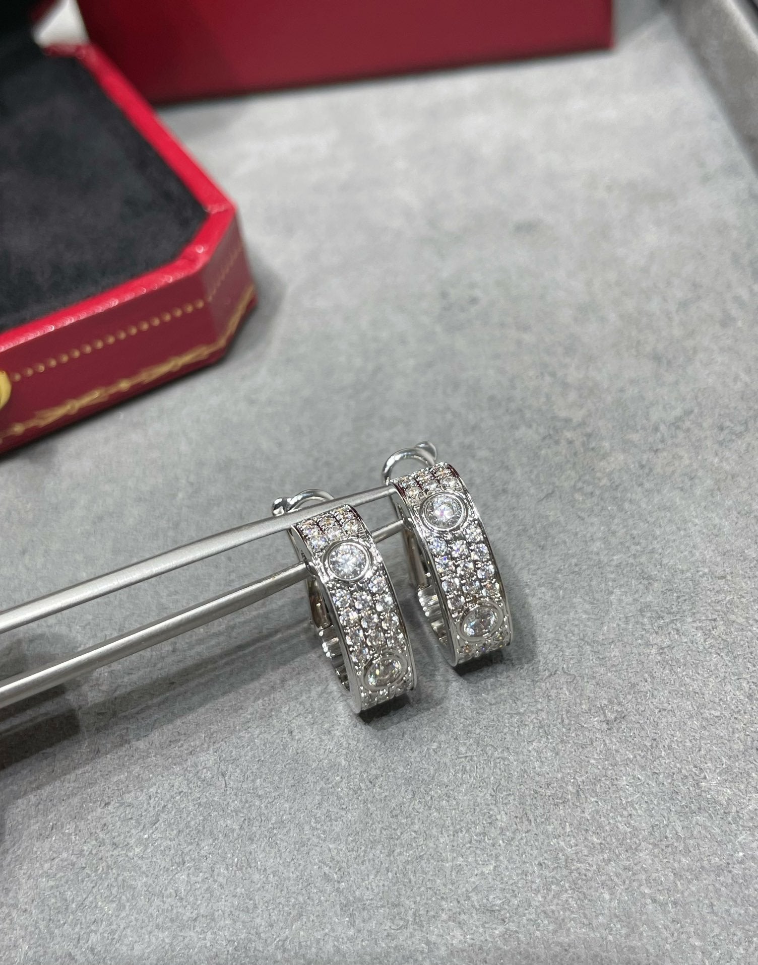 ¡®Imperial¡¯LOVE 5.5MM DIAMOND PAVED EARRINGS