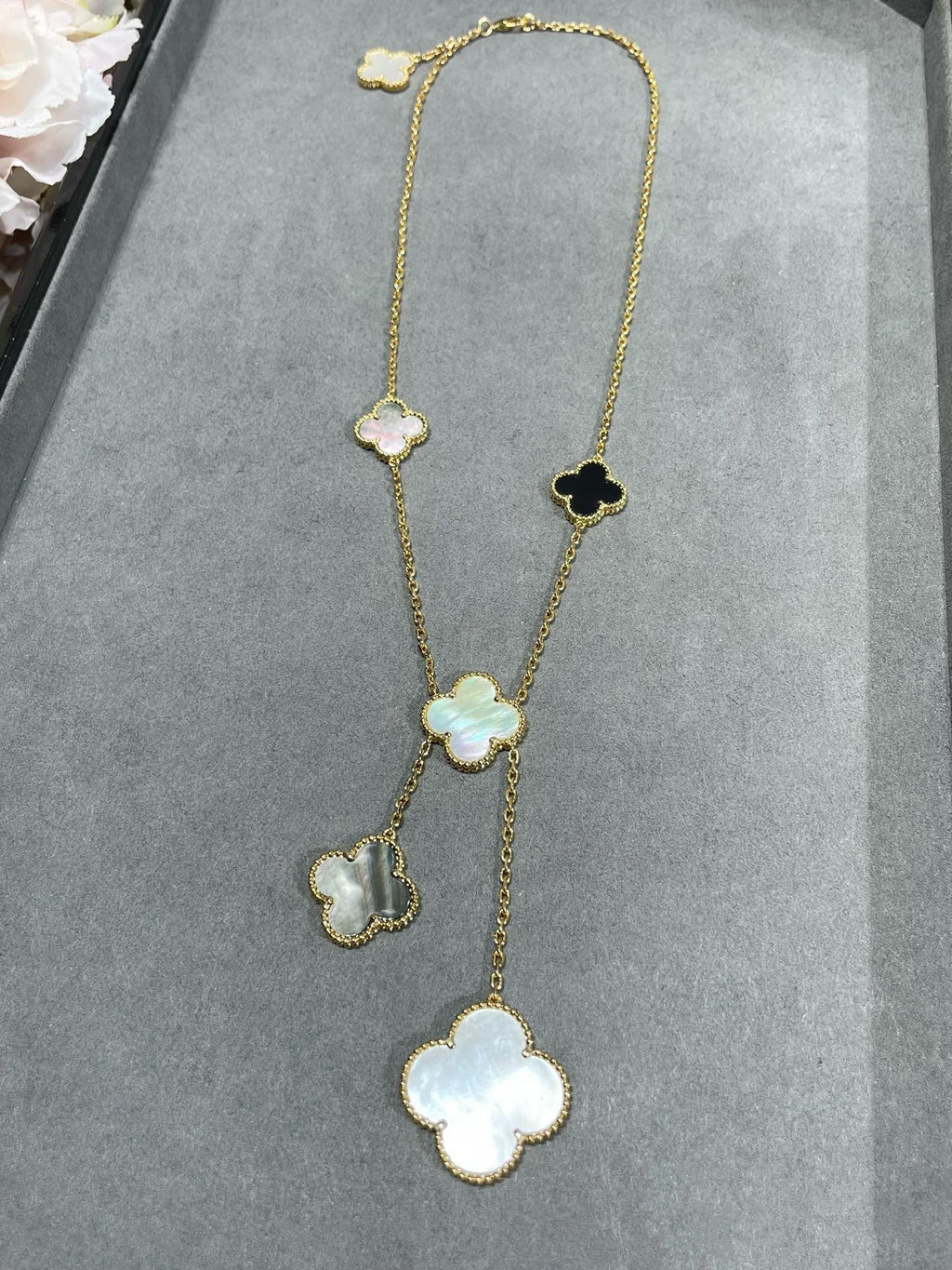 ¡®Imperial¡¯CLOVER 6 MOTIF MOP ONYX GOLD NECKLACE