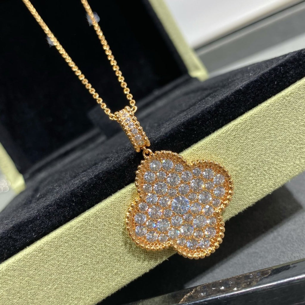¡®Imperial¡¯CLOVER 25MM LARGE PEDANT DIAMOND PAVED LONG NECKLACE