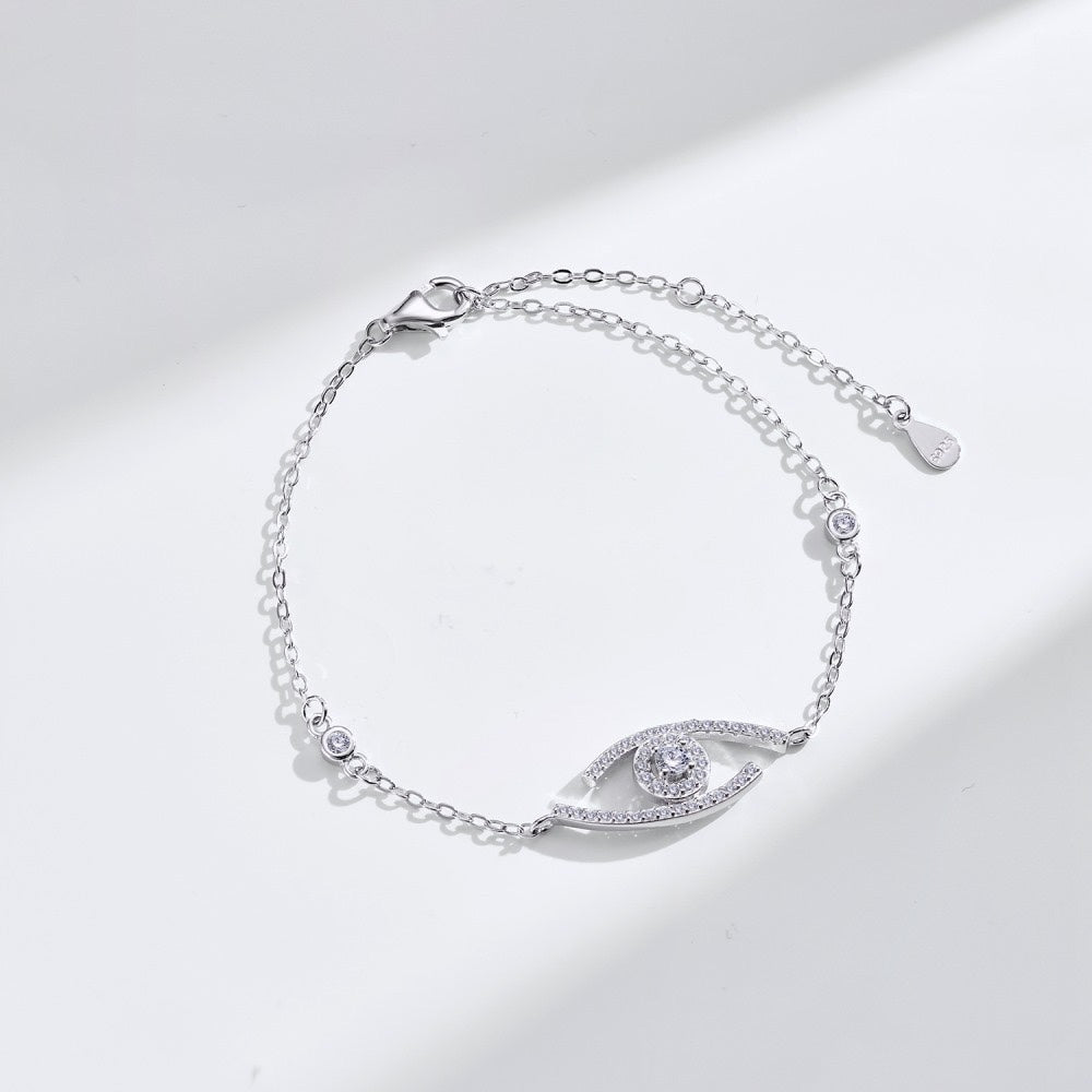 [Imperial]  Eye Pave-Set Diamond Bracelet