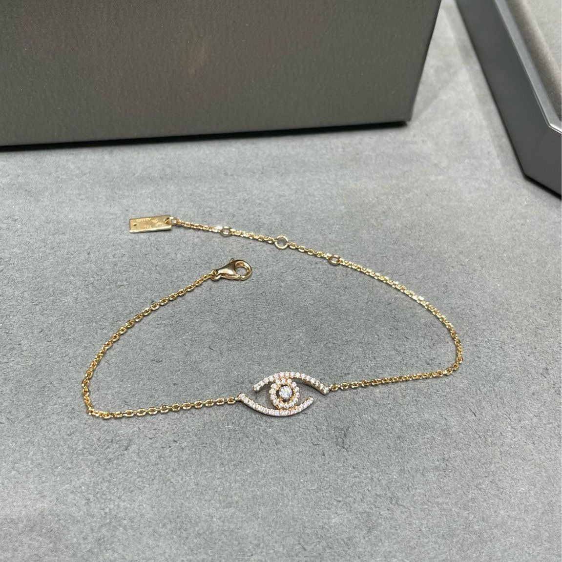 [Imperial]  Eye Pave-Set Diamond Bracelet
