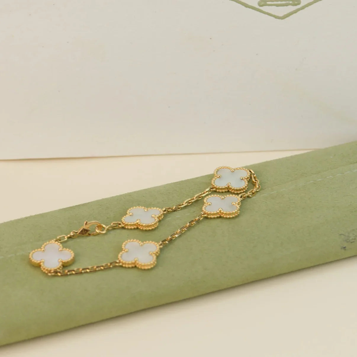 [Imperial]Nueva COLECCIÓN DE BRAZALETE TREBOL 5 MOTIVOS MADRE PERLA BLANCA