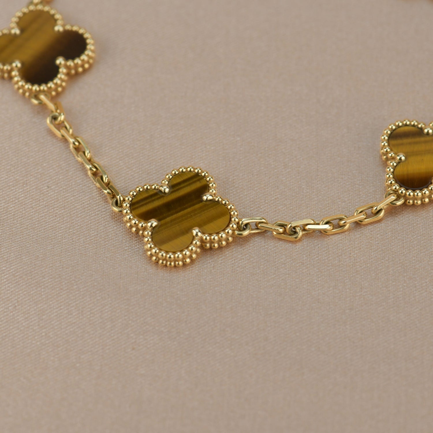 ¡®Imperial¡¯CLOVER  5 MOTIFS TIGER EYE BRACELET