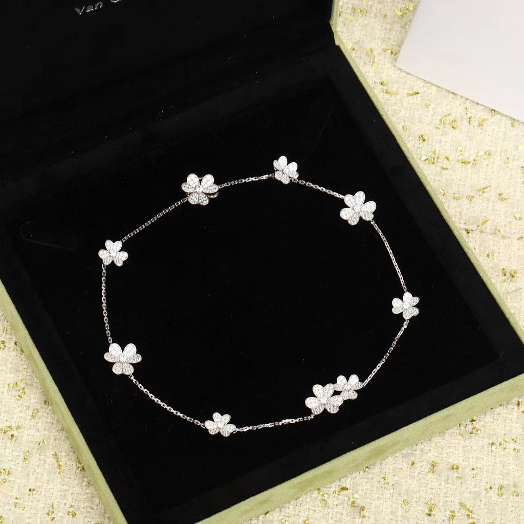 ¡®Imperial¡¯FRIVOLE SILVER 9 FLOWERS NECKLACE