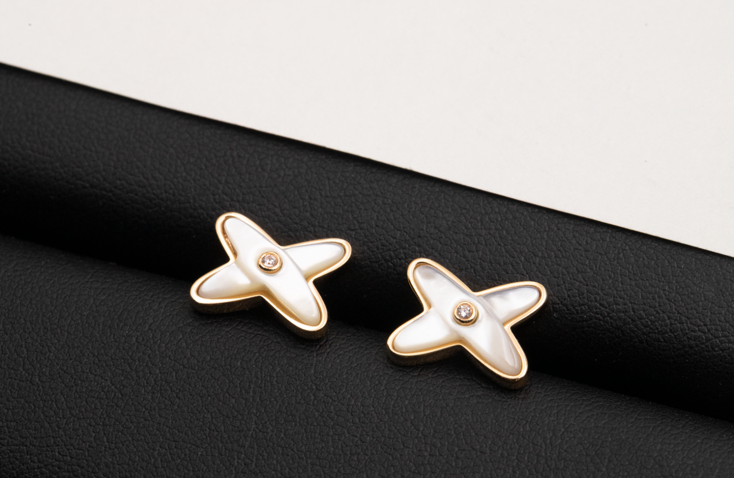 ¡®Imperial¡¯JEUX DE WHITE MOP ROSE GOLD DIAMOND EARRINGS