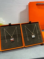 ¡®Imperial¡¯H CIRCE MOISSANITE PENDANT NECKLACE GOLD