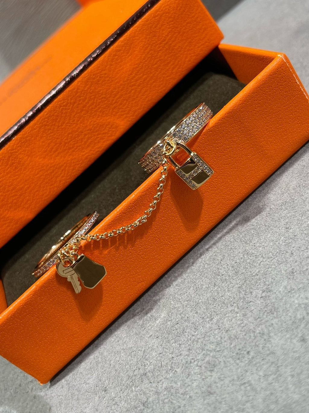 ¡®Imperial¡¯HM KELLY CLOCHETTE DOUBLE RING IN  WITH DIAMONDS