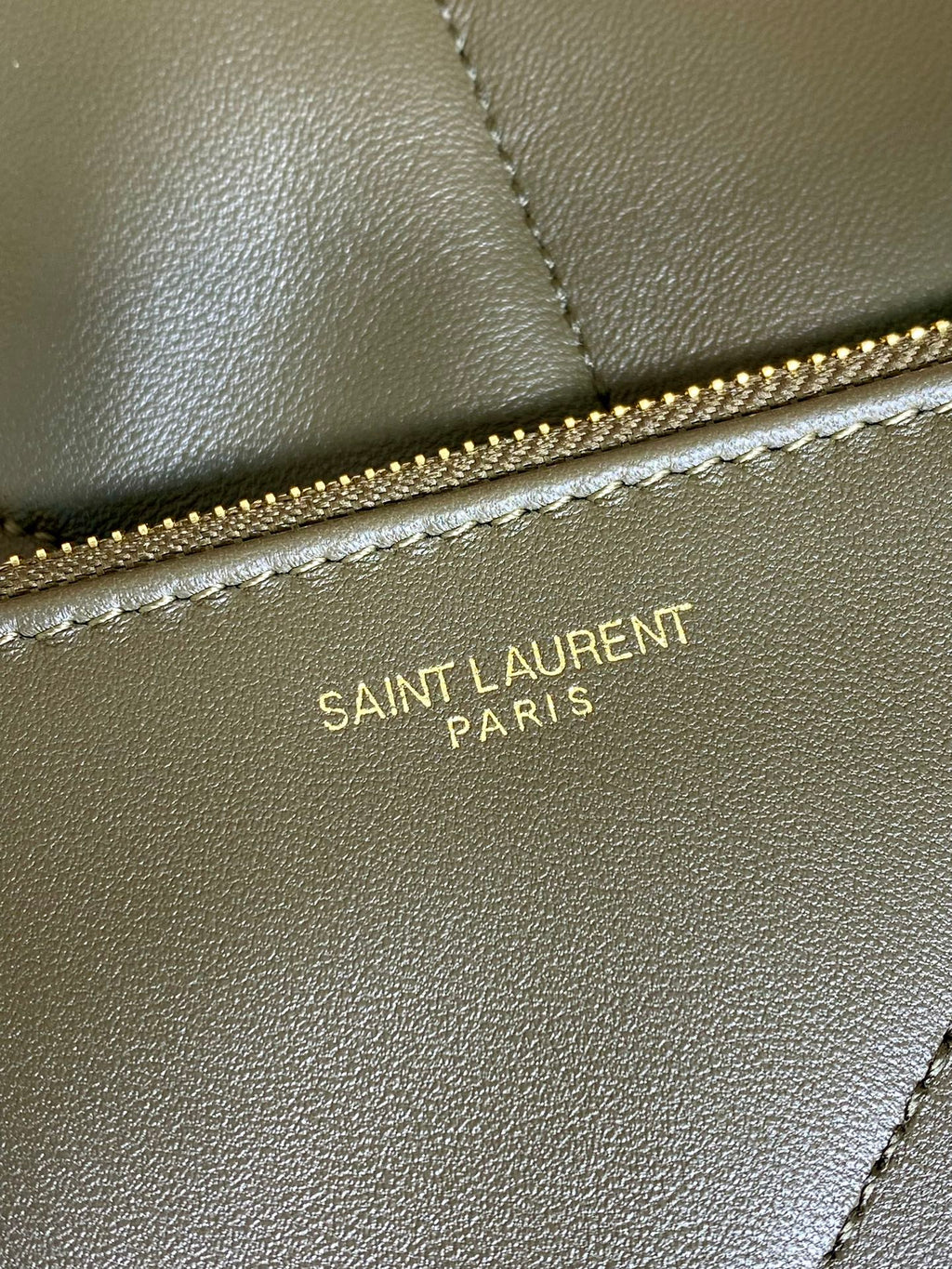 DRAWSTRING CHAIN STRAP SHOULDER BAG 39 IN DARK GREEN QUILTED CALFSKIN