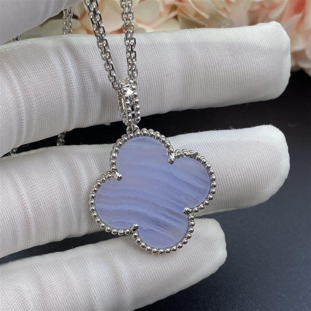 ¡®Imperial¡¯CLOVER SILVER CHALCEDONY BIG CLOVER NECKLACE