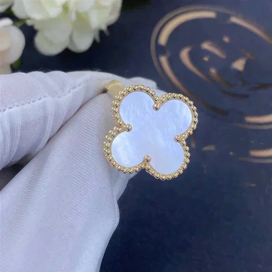 ¡®Imperial¡¯CLOVER WHITE MOP RING