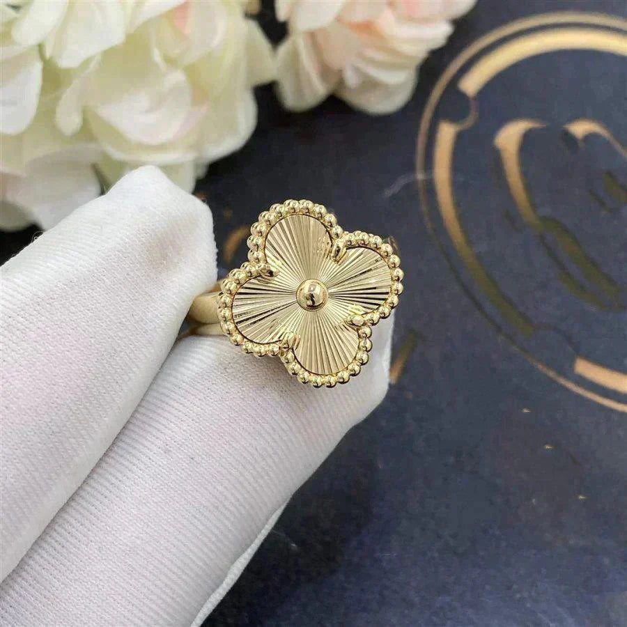 ¡®Imperial¡¯CLOVER GOLD RING